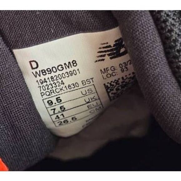 New Balance Women's FuelCell 890 V8 Running Shoe Size 9.5 - Picture 9 of 10